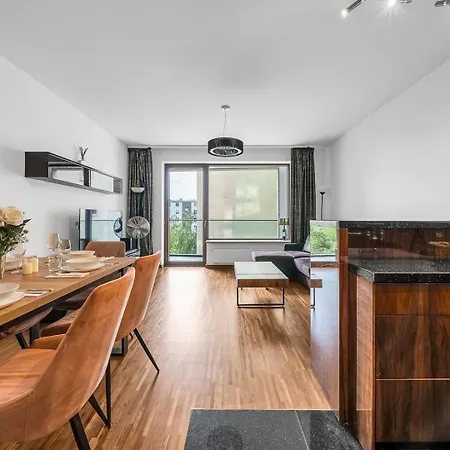 Center Business - Parking And Balcony - By Rentujemy